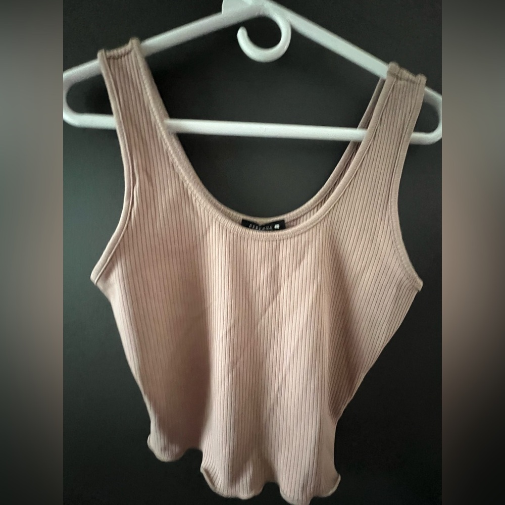 Elegant Ribbed Sleeveless Top in Tan